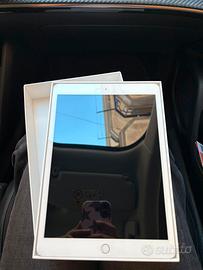 iPad 8ª Generazione 128GB Argento - Buono