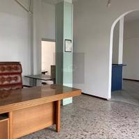 NEGOZIO spazioso a Cossato: 150 m², 4 locali