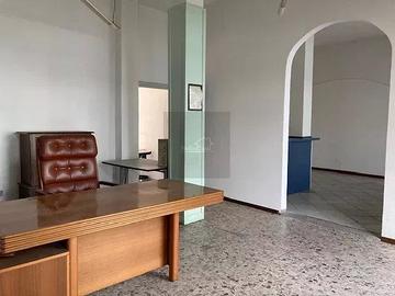 NEGOZIO spazioso a Cossato: 150 m², 4 locali