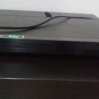 Lettore CD/DVD LG completo di telecomando.