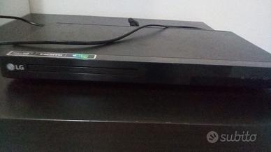 Lettore CD/DVD LG completo di telecomando.