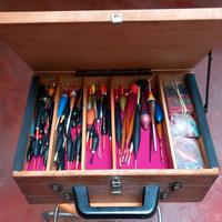 cassetta da pesca con accessori