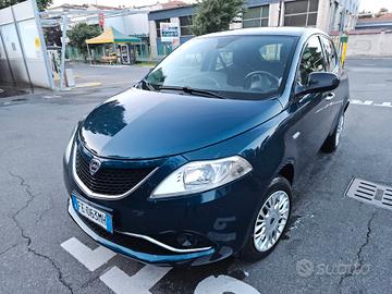 Lancia Ypsilon 0.9 TwinAir 85 CV 5 porte Metano Ec