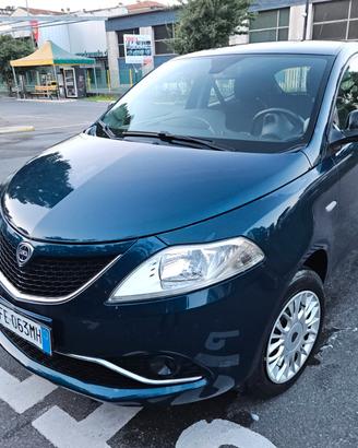 Lancia Ypsilon 0.9 TwinAir 85 CV 5 porte Metano Ec