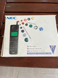 Telefono cellulare NEC P7