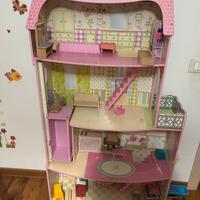 Casa delle bambole in legno