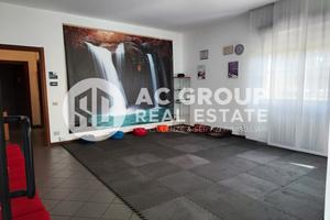 Saronno - locale commerciale