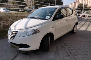 Lancia Ypsilon 1.2 69 cv Silver