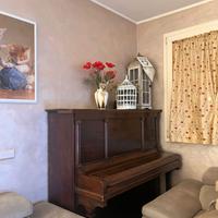 pianoforte verticale G. Mola Torino in legno