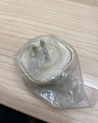 Spina tripolare con plug