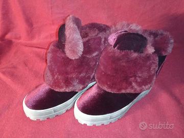 Stivaletti nuovi con pelliccia con rialzo interno