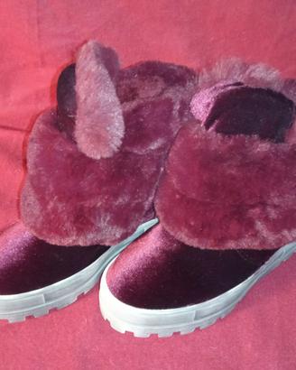 Stivaletti nuovi con pelliccia con rialzo interno