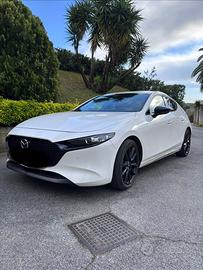 Mazda 3 Homura Snowflake white 150 cv skyactive-G