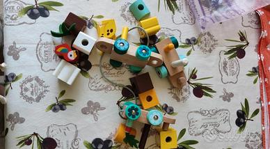 treno in legno per bambini