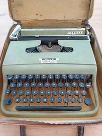 Macchina da scrivere Olivetti