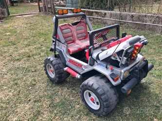 Macchinina elettrica Peg Perego