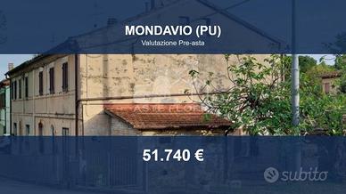 Immobile in asta di 150 m² con più di 5 locali a M