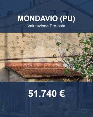 Immobile in asta di 150 m² con più di 5 locali a M