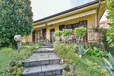 Villa a Albavilla Viale Spallino 4 locali