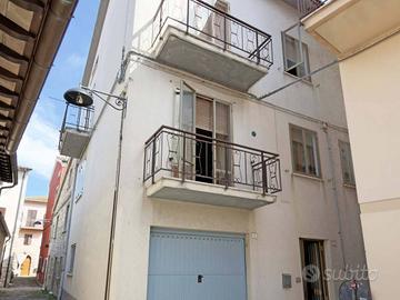 Casa indipendente di 185 m² con più di 5 locali e 