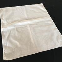 fazzoletto d'epoca ricamato con iniziale E