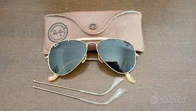 Occhiali da sole Ray-Ban.