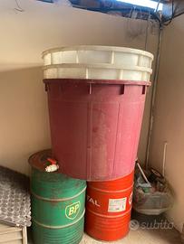 Contenitori di plastica 400 litri