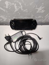 Sony PSP 1004 con alimentatore - funzionante