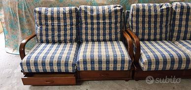 2 Divani stile country in buono stato