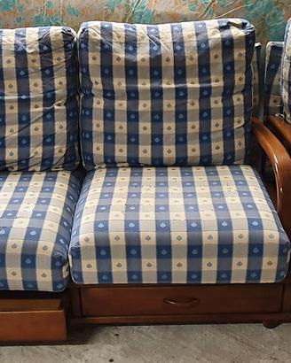 2 Divani stile country in buono stato