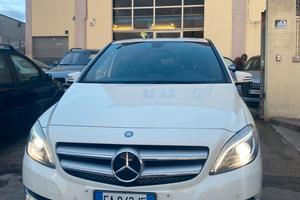 Mercedes-benz B 180 d Premium FULL OPT