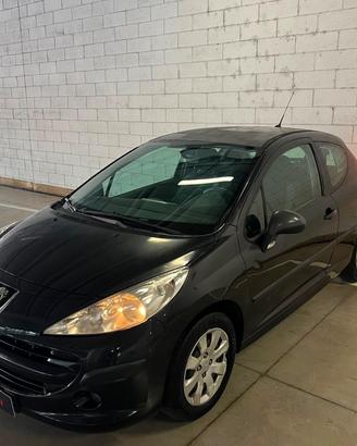 Peugeot 207 1.4 8V 75CV 3p. X Line
