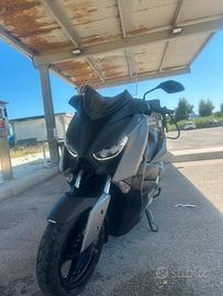 Scooter Yamaha x-max 300