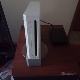 WII con + di 300 giochi ed accessori