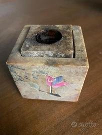 Portacandela in marmo decorato