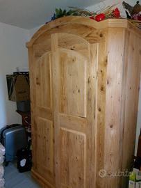 armadio artigianale legno vecchio 
