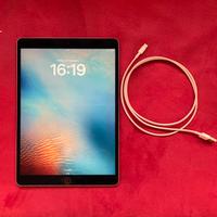 IPad Pro 10,5” (2017) – 64GB WiFi + Accessori