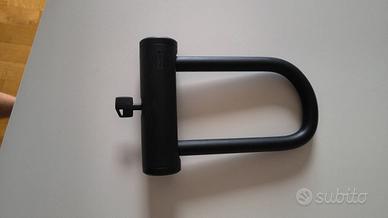 Lucchetto U-block bicicletta