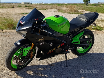 Moto Kawasaki NINJA ZX6RR