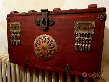 Bauletto in legno decorato