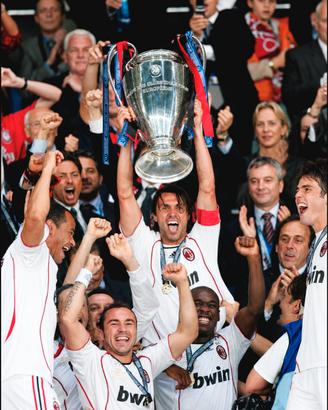 fotografia Maldini Milan che alza la 🏆2007