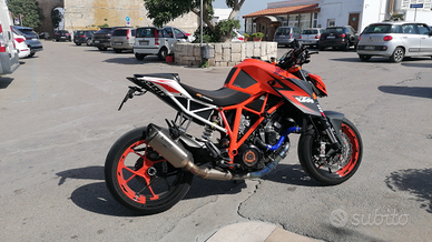 KTM 1290 superduke r
