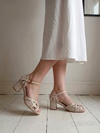 Sandali beige tacco largo donna. No. 38. Nuovi.
