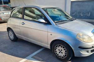 lancia y grigia anno 2006
