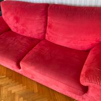 Divano rosso tessuto