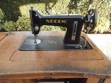 Macchina d'epoca da cucire