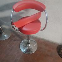 sgabello rosso con ricambio