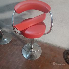 sgabello rosso con ricambio