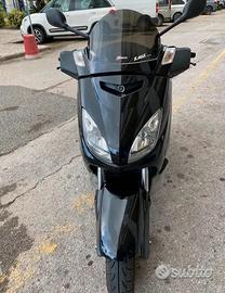 Yamaha X-Max 250
