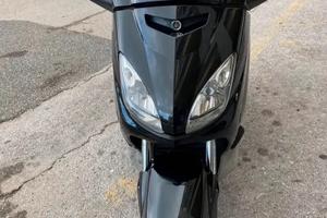 Yamaha X-Max 250